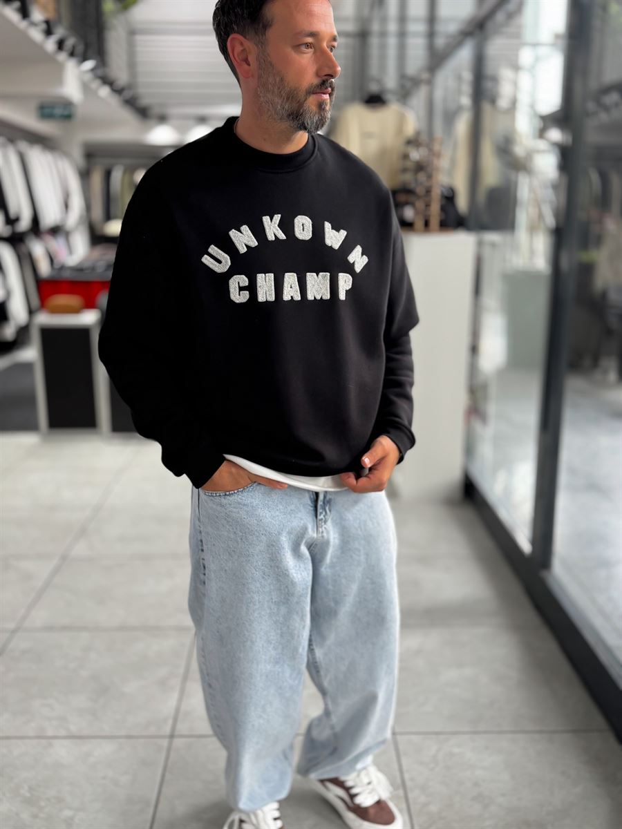 Black Unknown Embroidered Oversized Sweatshirt HM-