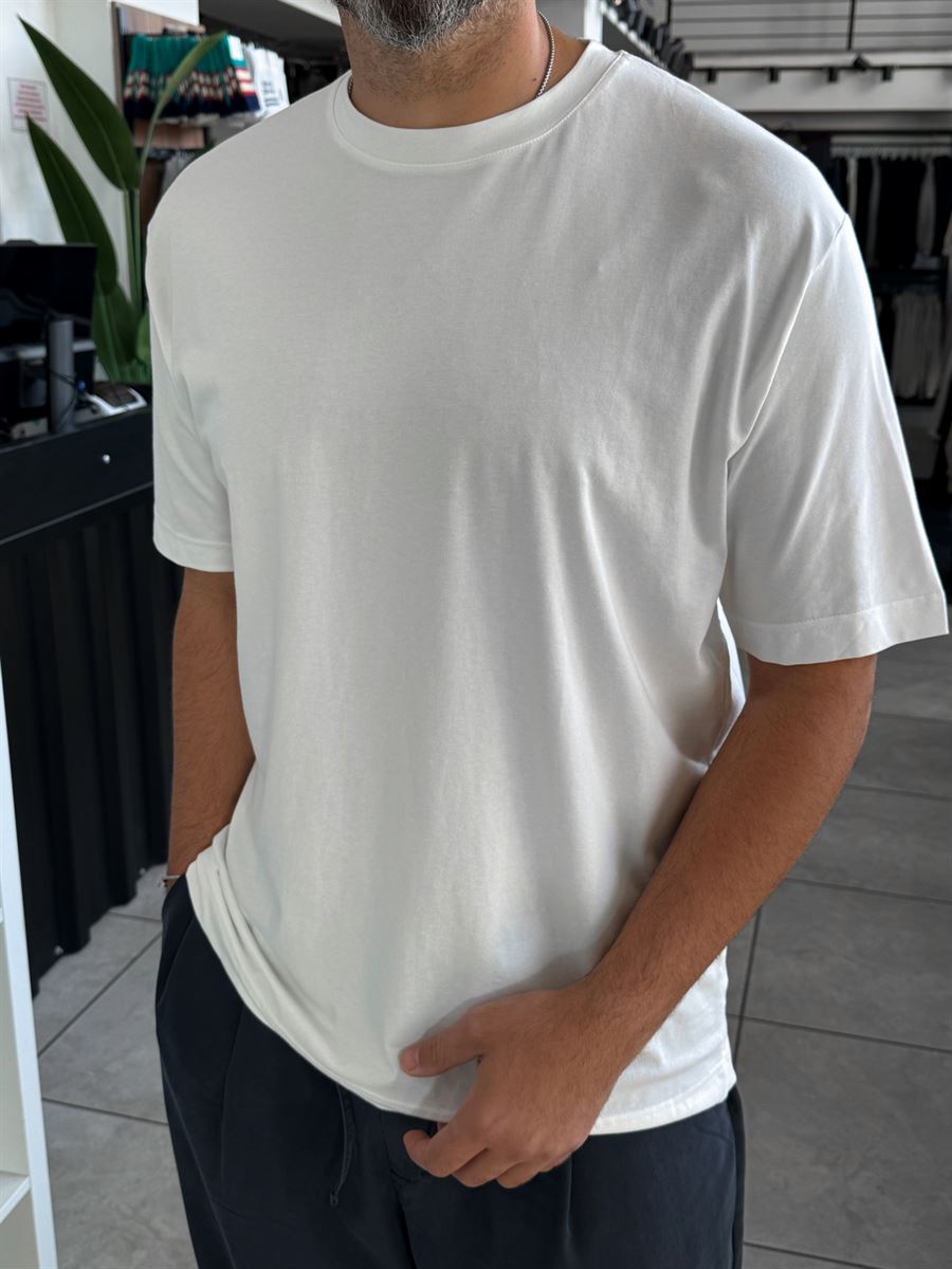 White Regular Fit Basic T-Shirt MRK-2762