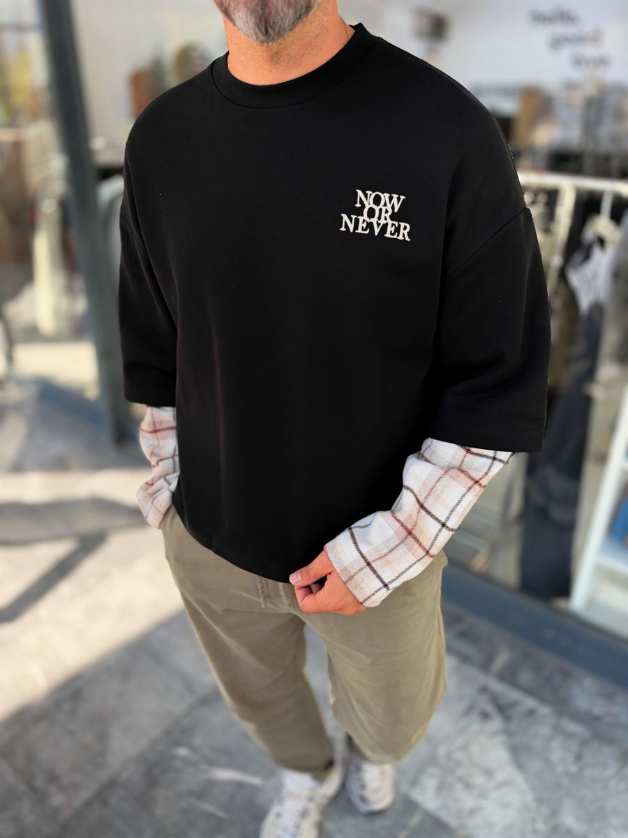 Black Sweatshirt with Checkered Sleeve Details RES-5026