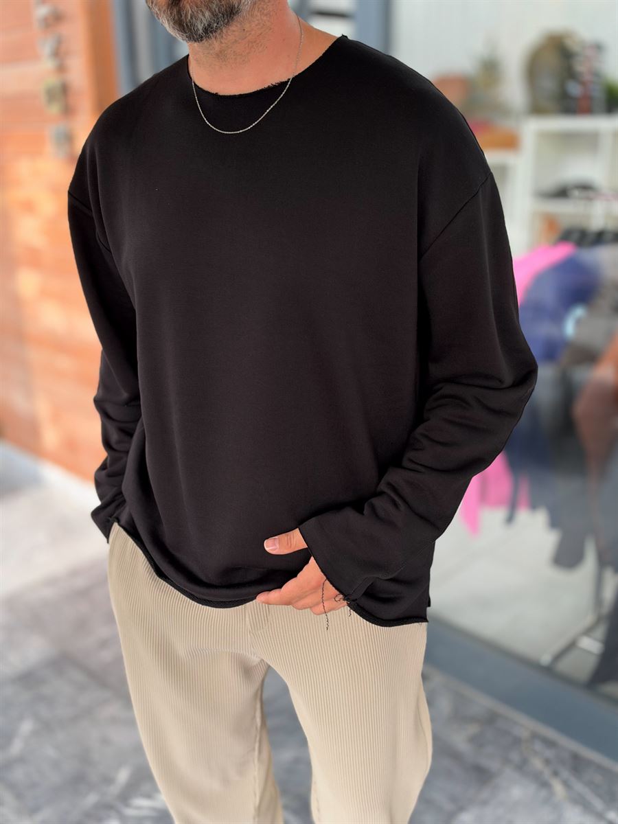 Black Oversized Sweatshirt with Distressed Collar MRK-2617