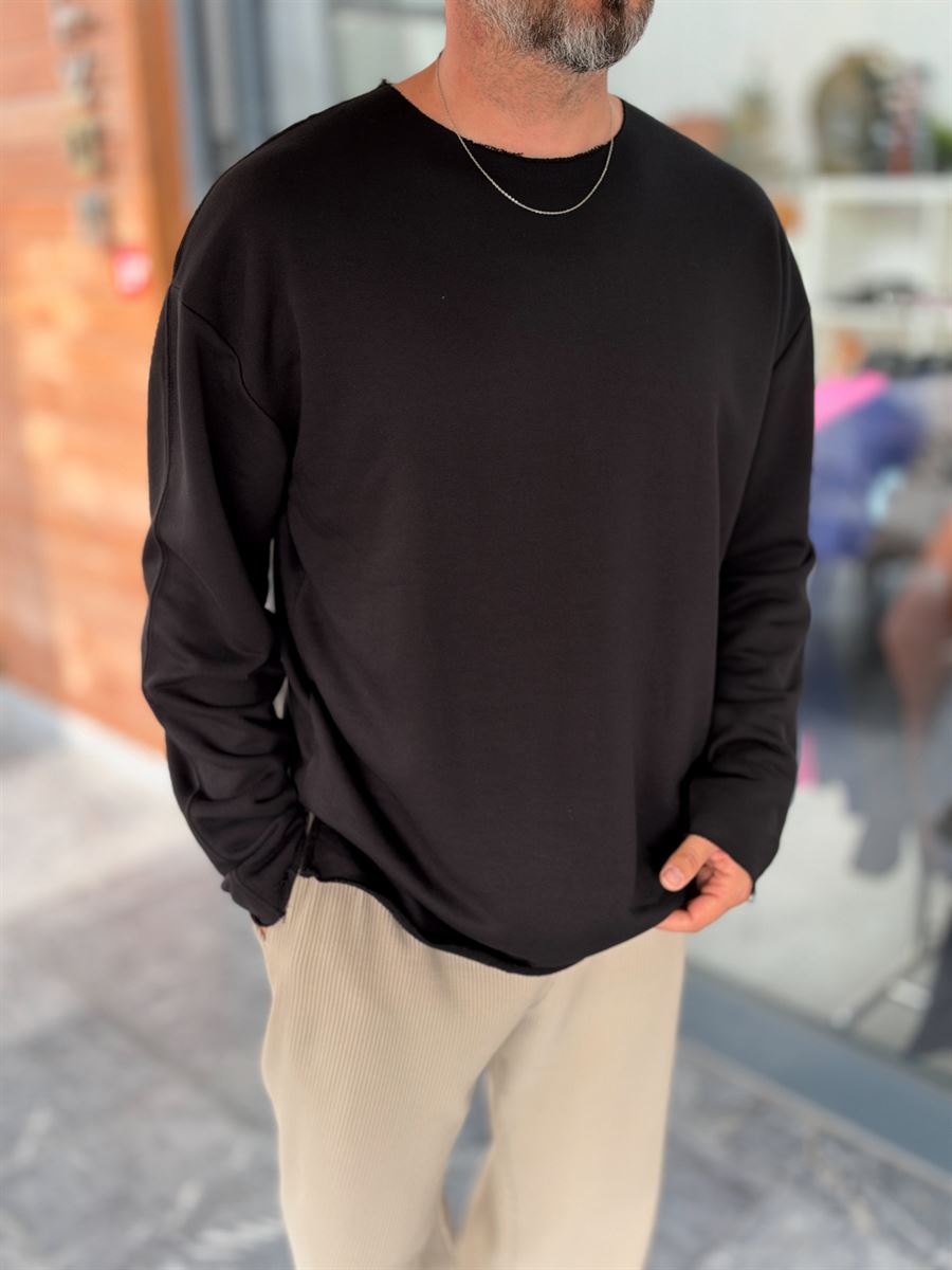 Black Oversized Sweatshirt with Distressed Collar MRK-2617