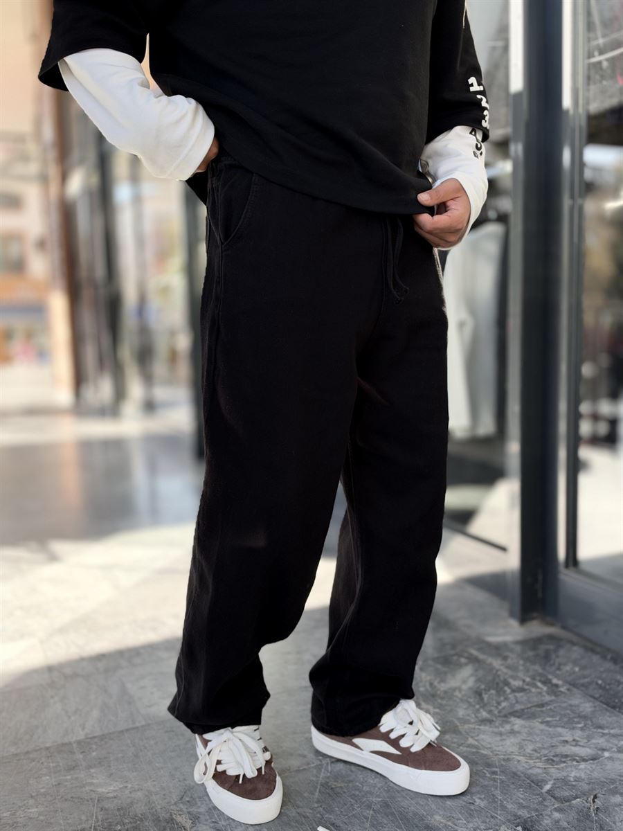 Black Textured Gabardine Baggy Trousers WE-2870