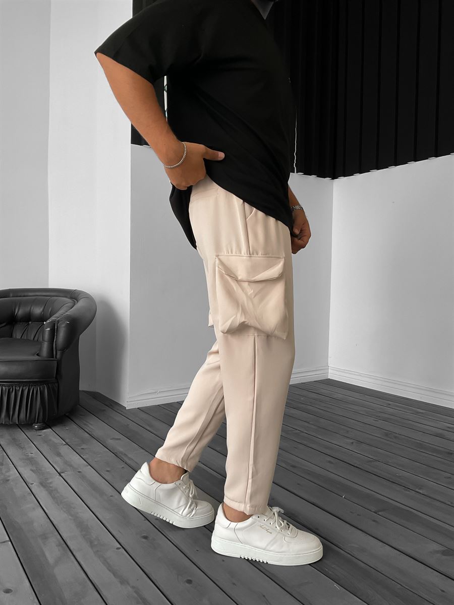 Relaxed Pants with Cargo Pockets