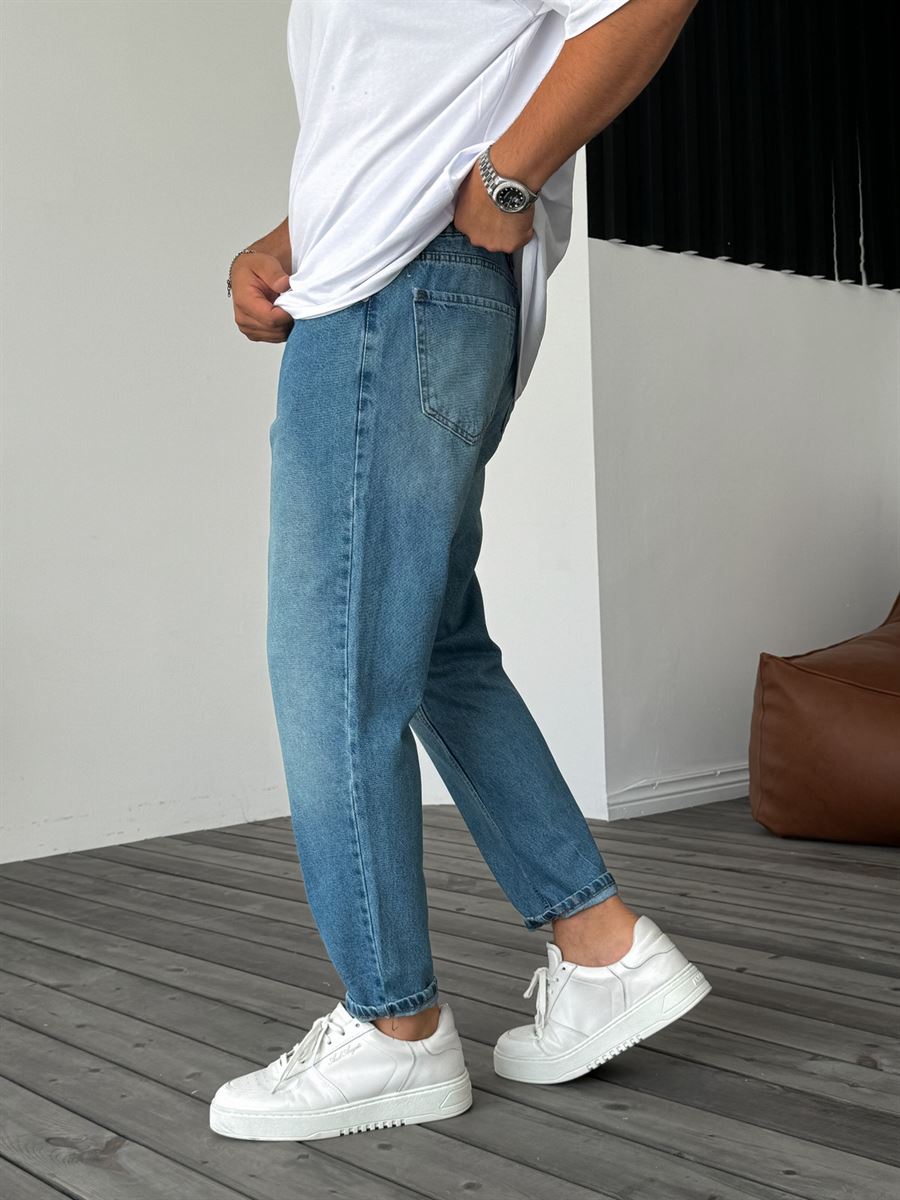 Distressed Aged Boyfriend