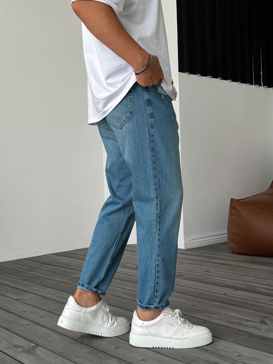 Distressed Aged Boyfriend