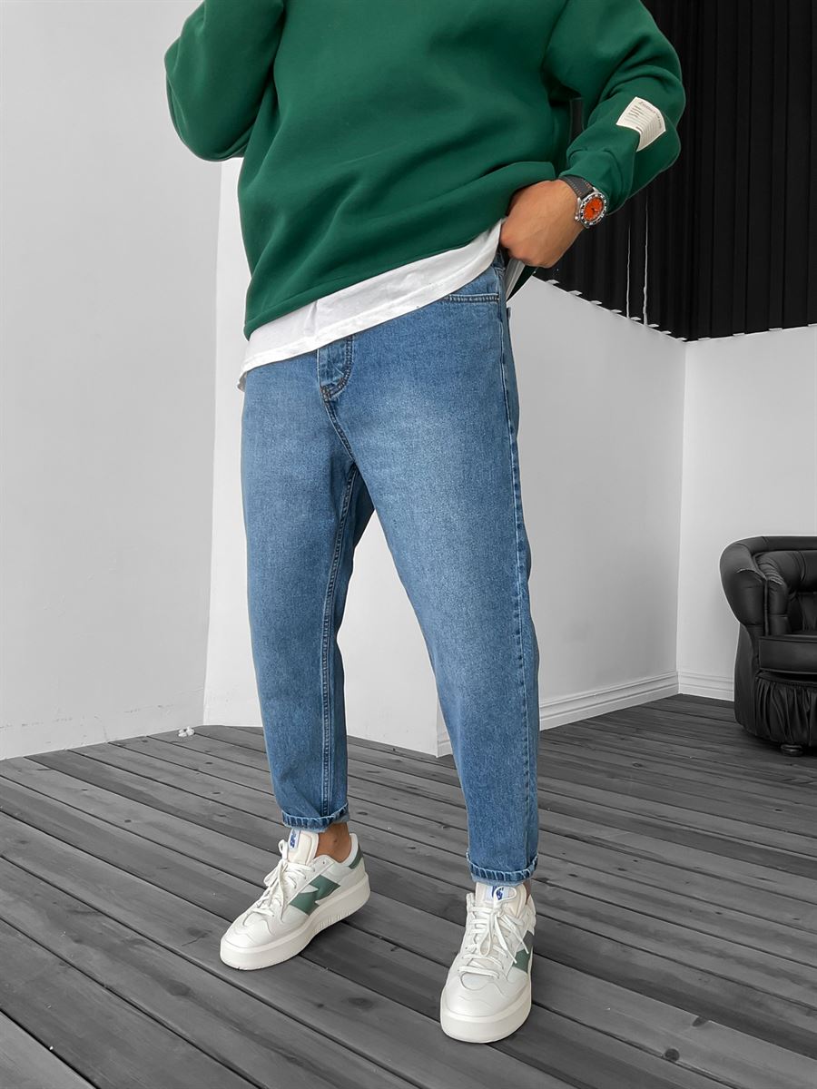 Distressed Boyfriend Jean