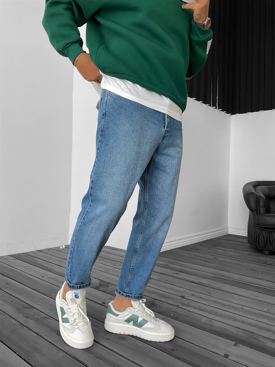 Distressed Boyfriend Jean