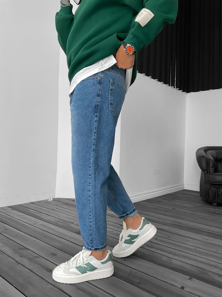 Distressed Boyfriend Jean