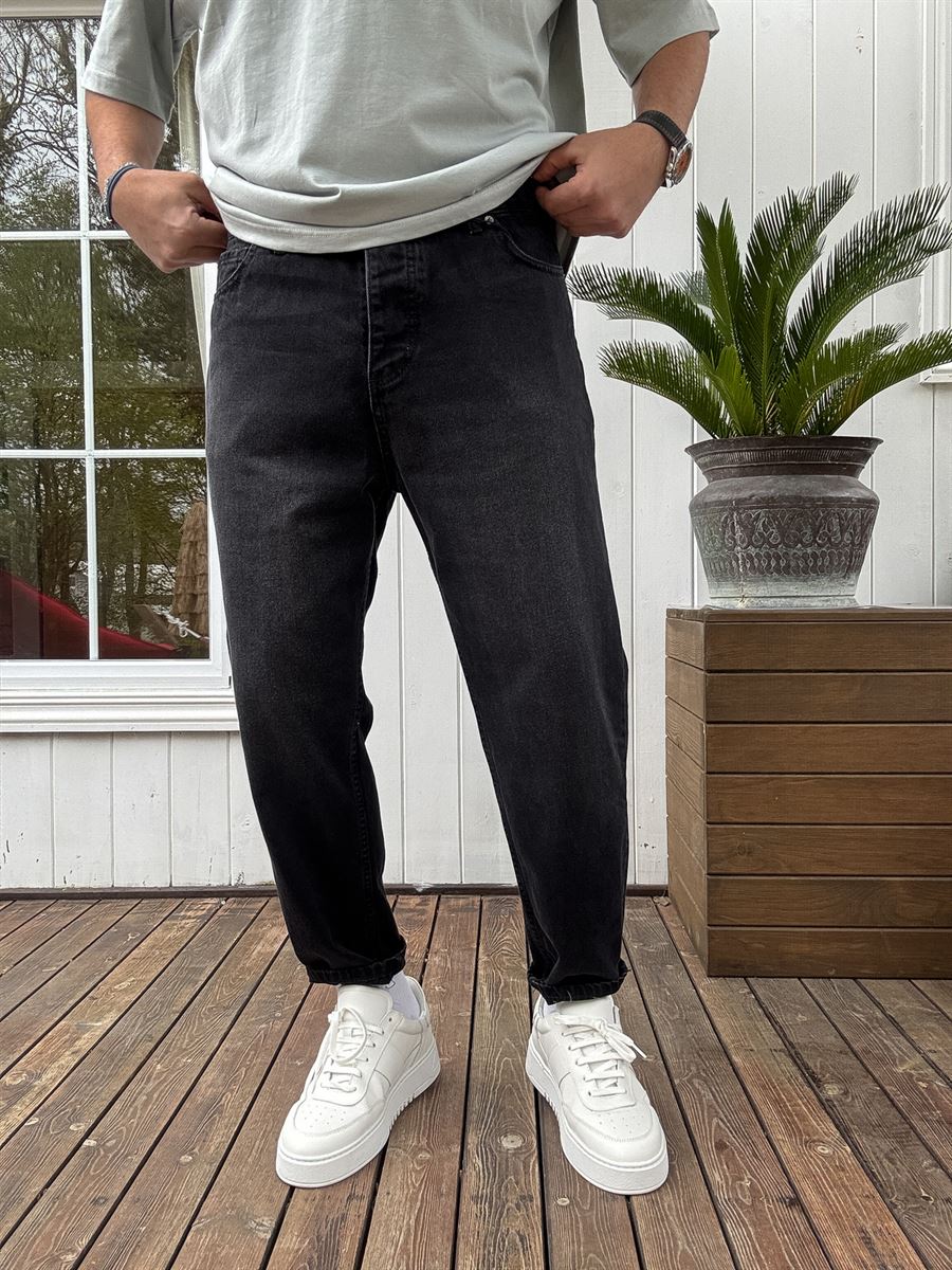 Distressed Boyfriend Jean