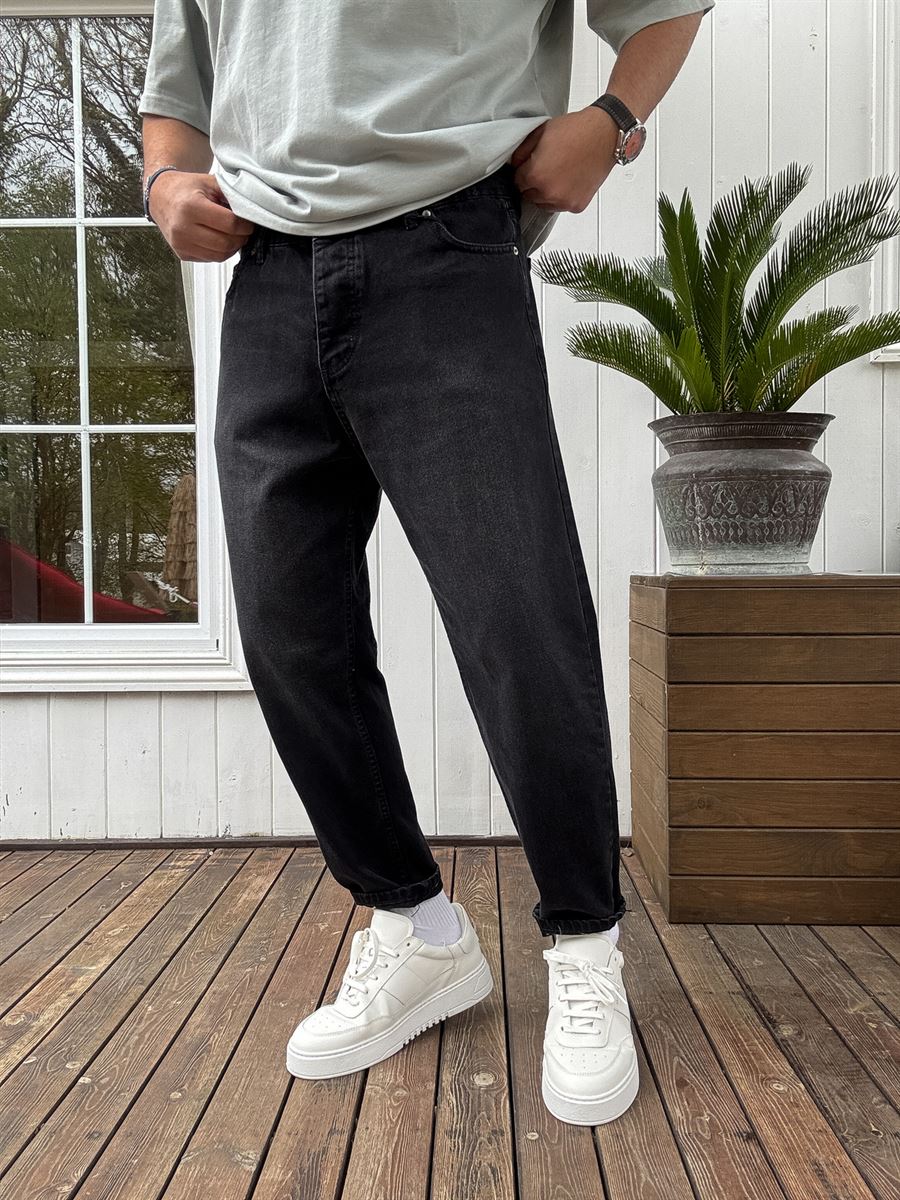 Distressed Boyfriend Jean