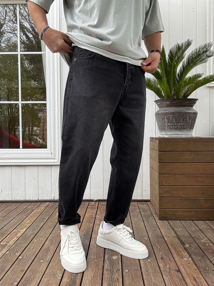 Distressed Boyfriend Jean