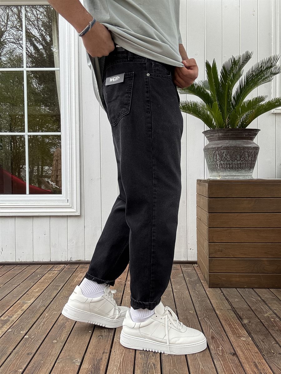 Distressed Boyfriend Jean