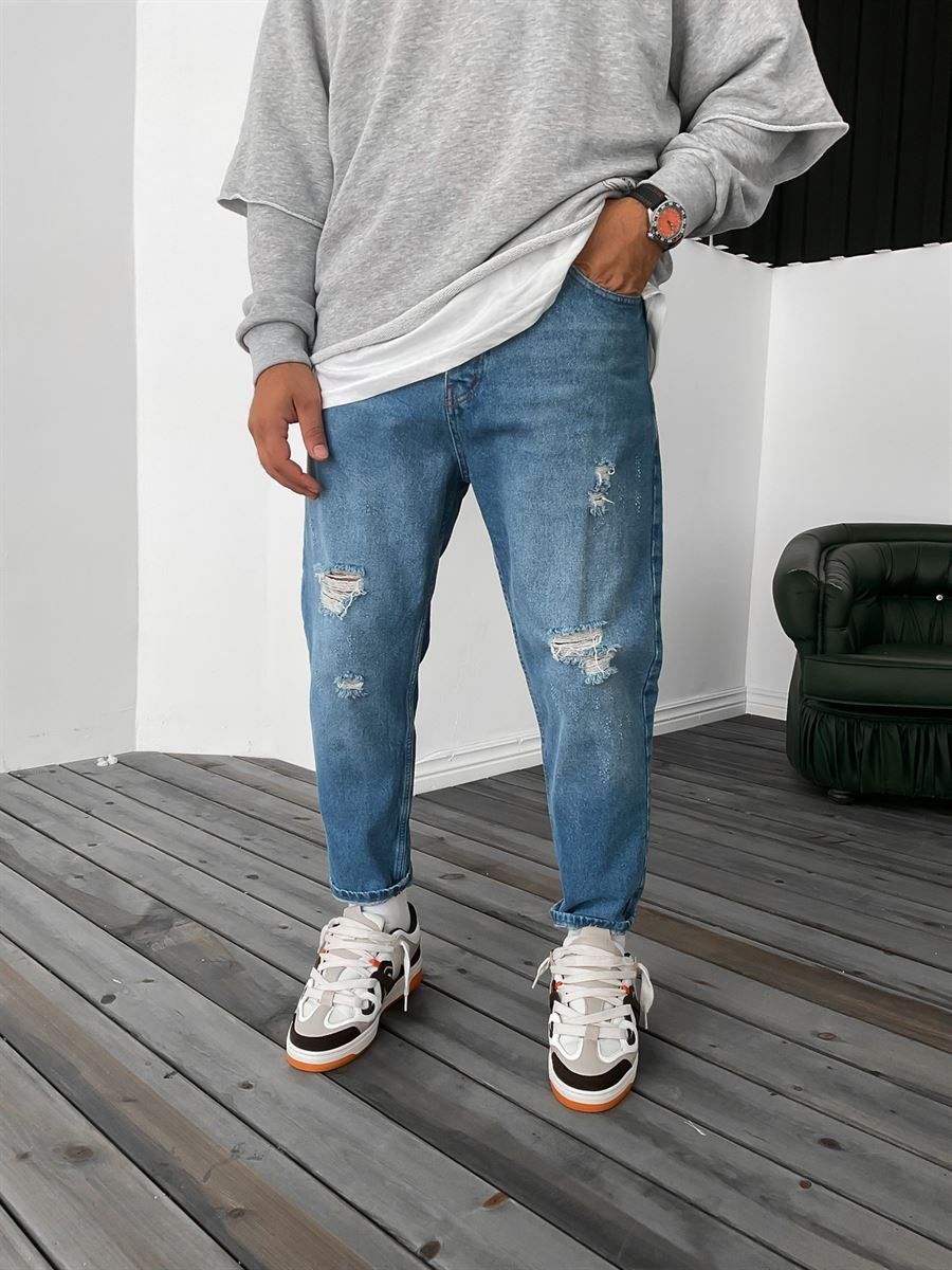 Distressed Boyfriend Jean