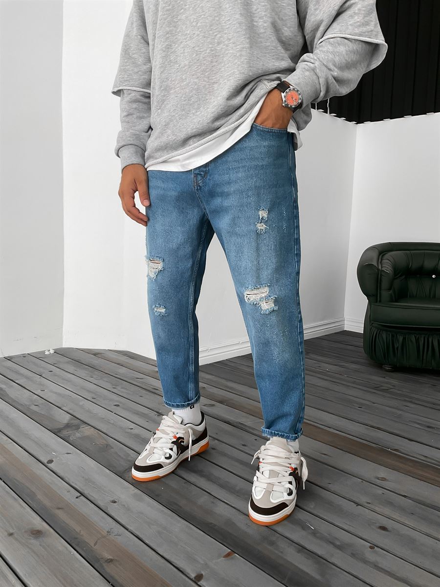 Distressed Boyfriend Jean