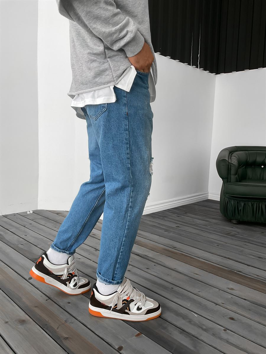 Distressed Boyfriend Jean