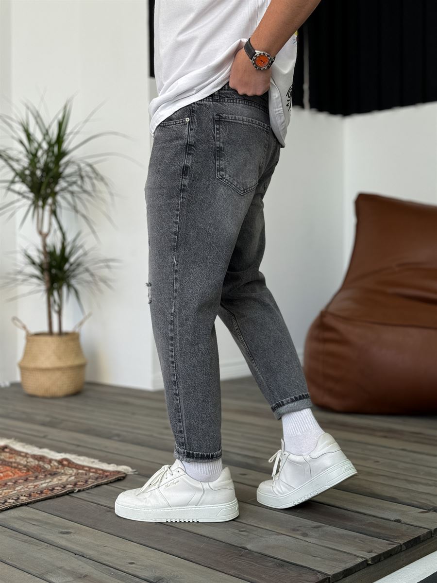 Distressed Boyfriend Jean