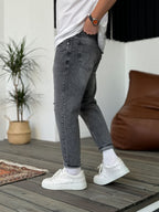 Distressed Boyfriend Jean