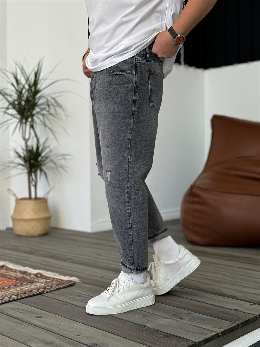 Distressed Boyfriend Jean