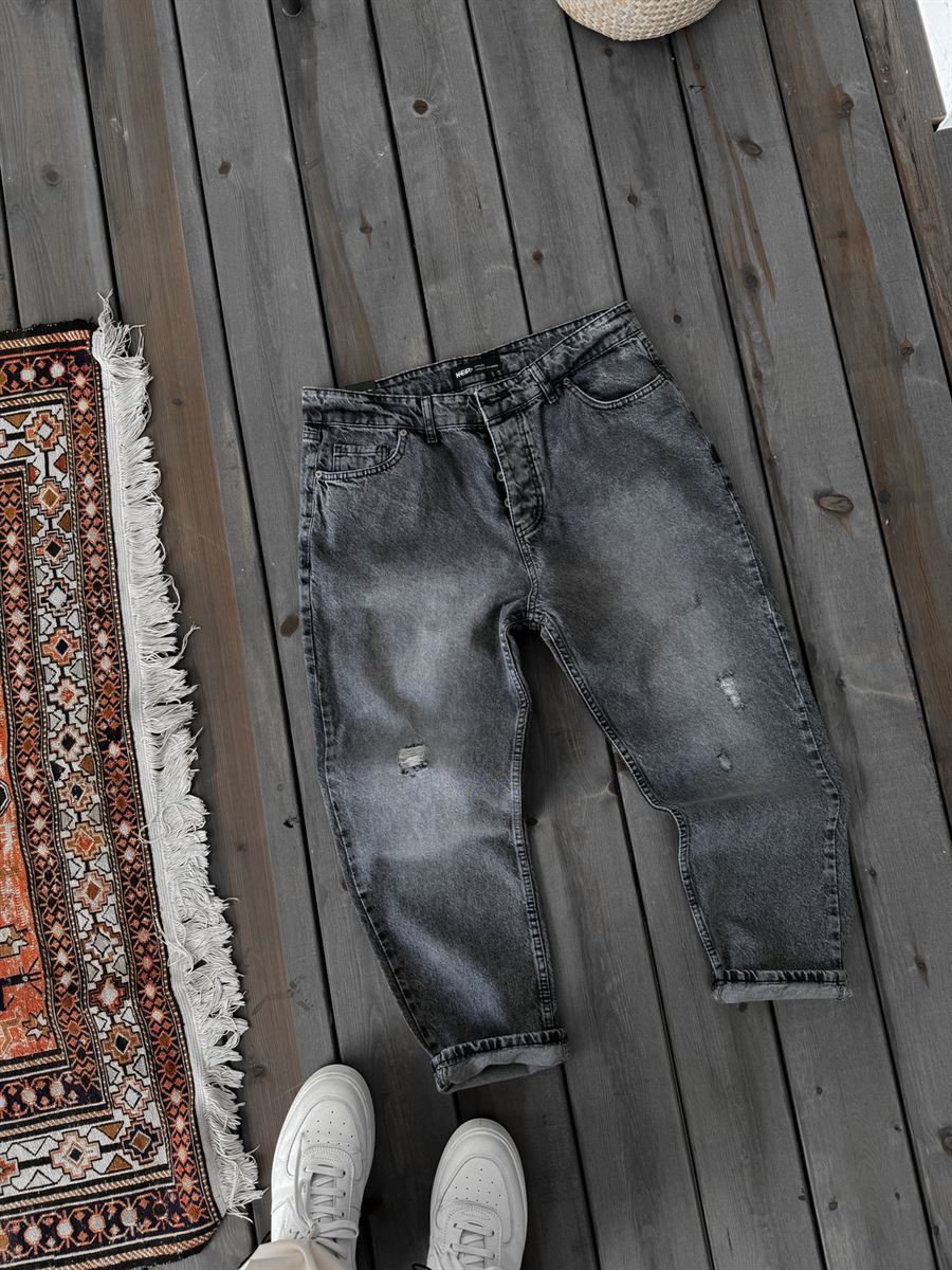 Distressed Boyfriend Jean