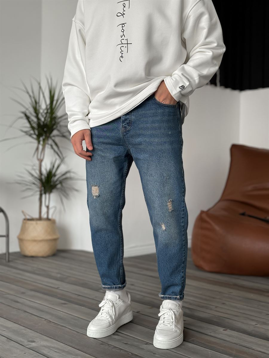 Distressed Boyfriend Jean