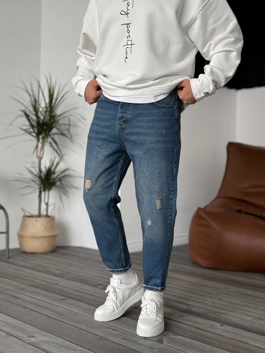 Distressed Boyfriend Jean