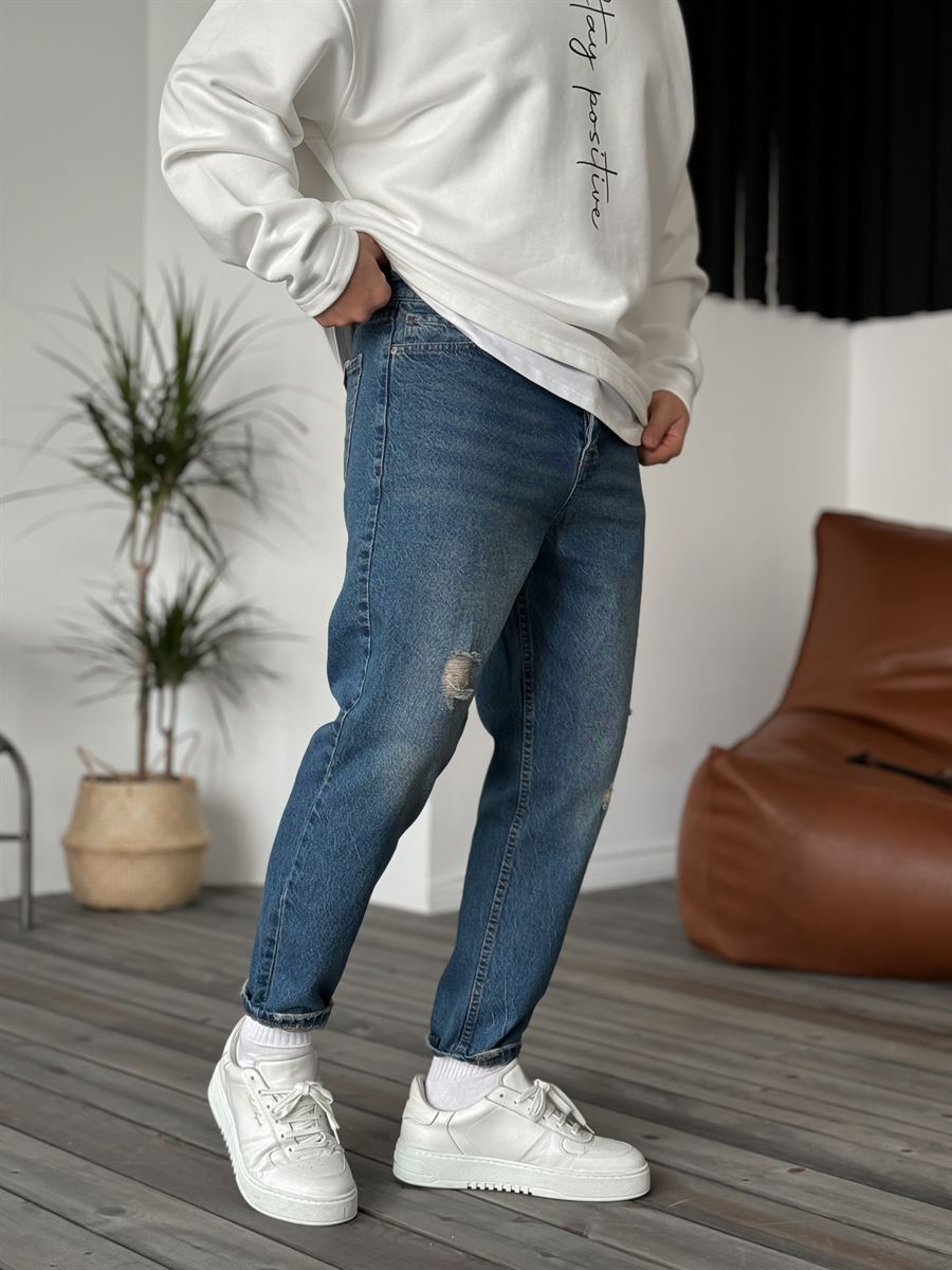 Distressed Boyfriend Jean