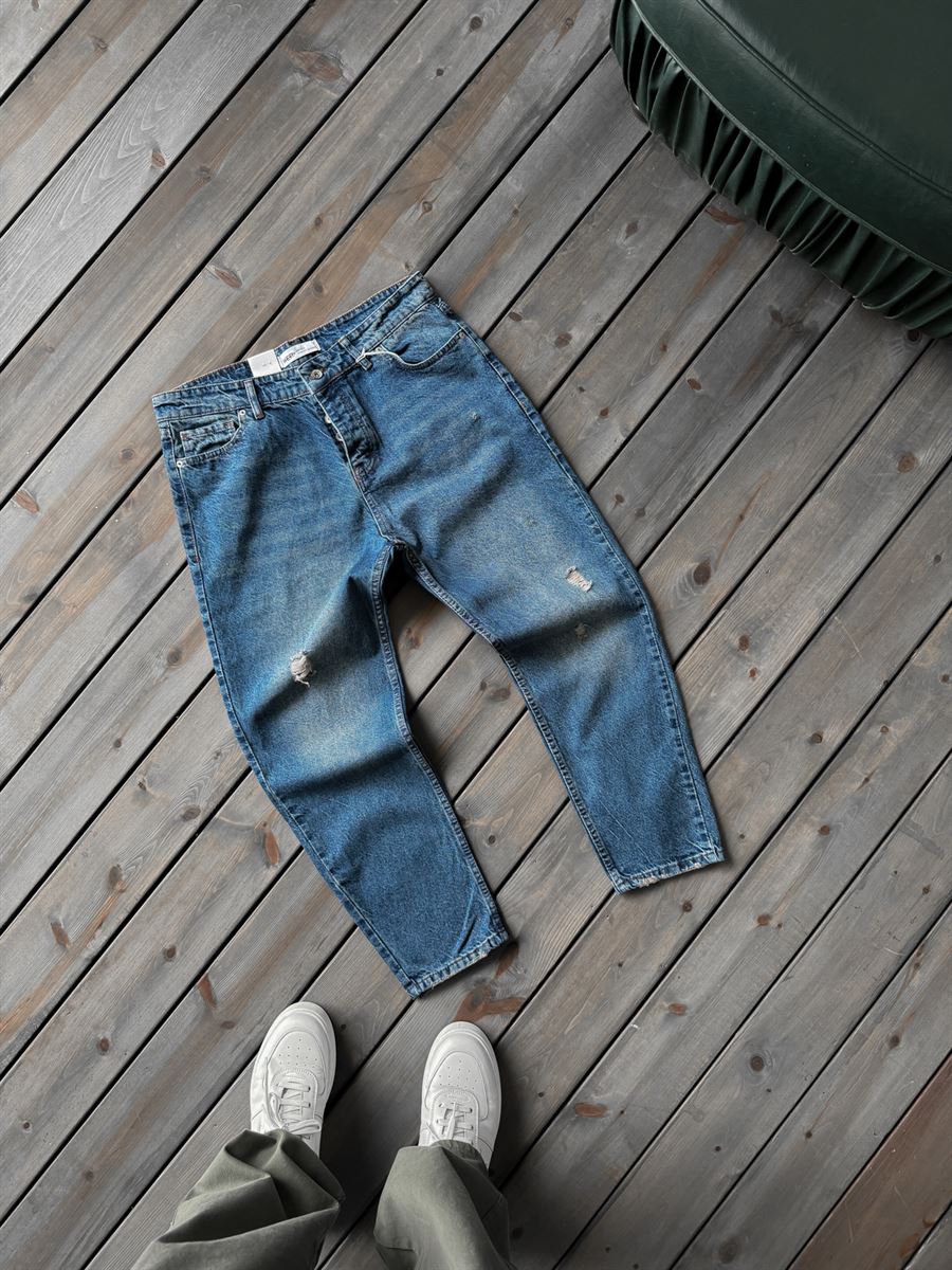 Distressed Boyfriend Jean