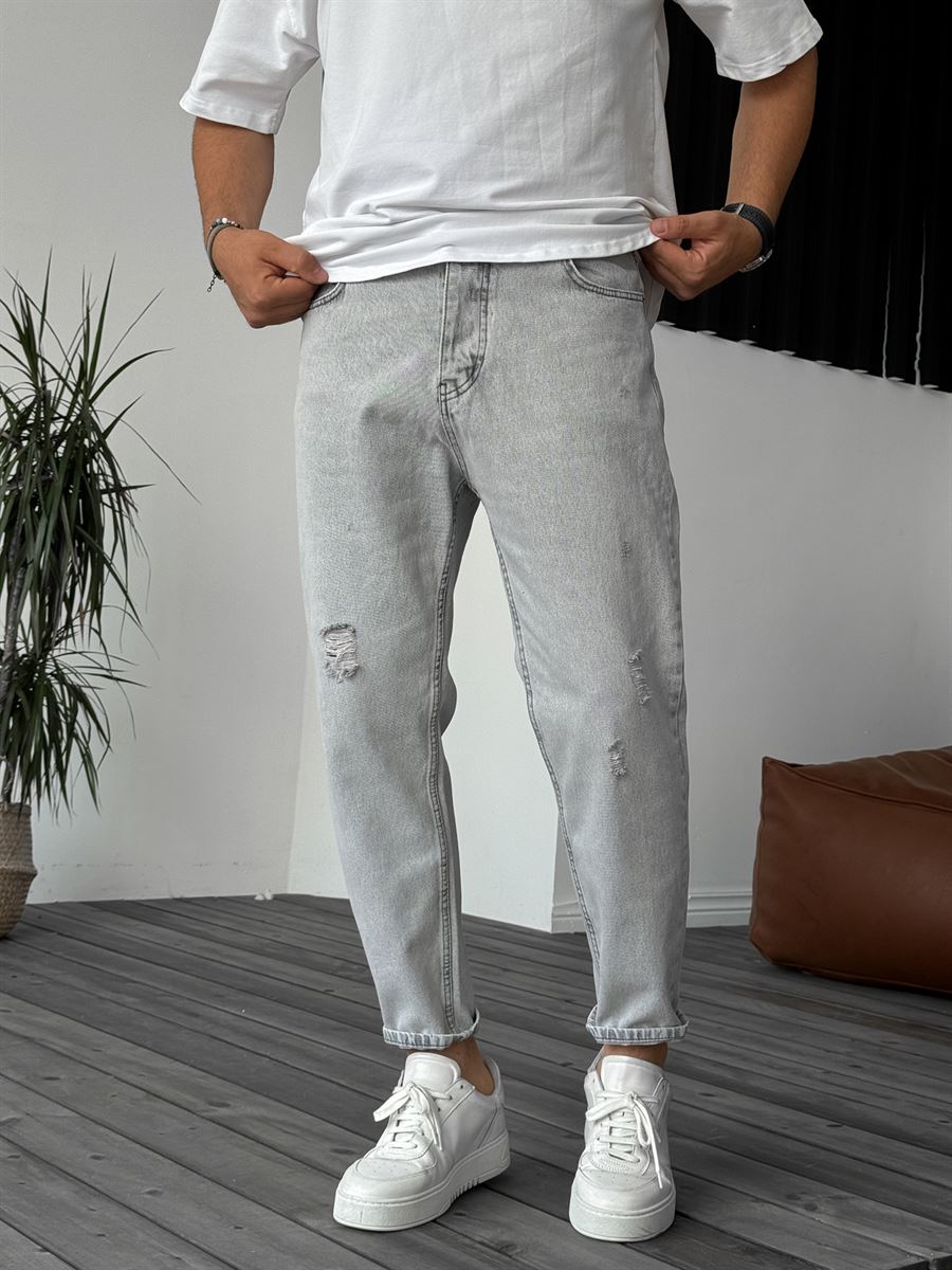 Distressed Boyfriend Jean