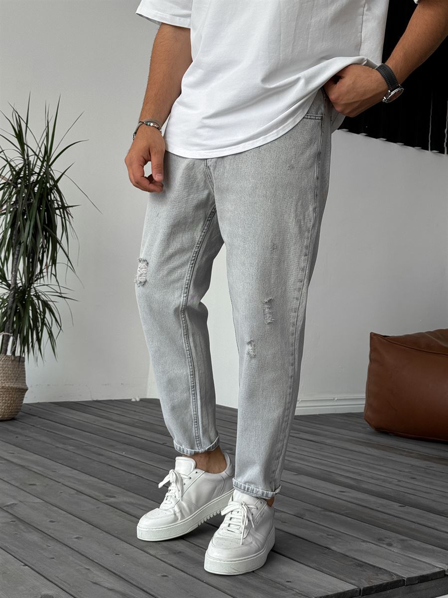 Distressed Boyfriend Jean