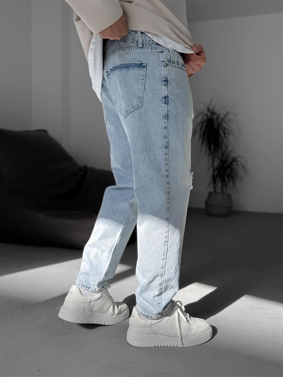 Distressed Boyfriend Jean