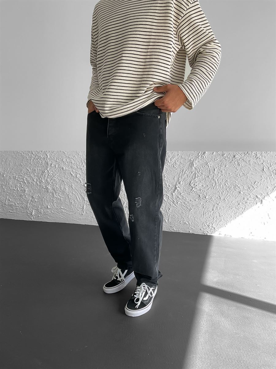 Distressed Baggy Pants