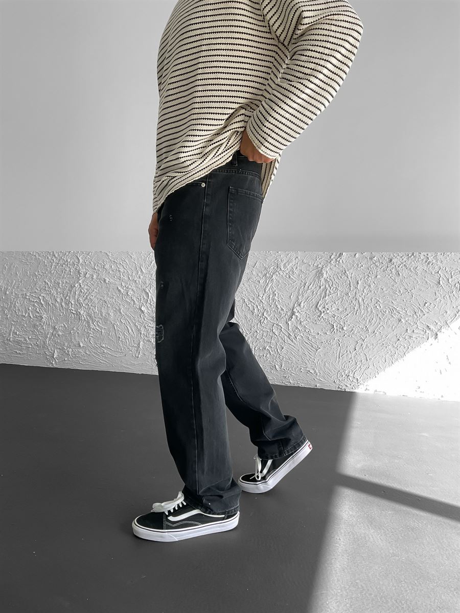 Distressed Baggy Pants