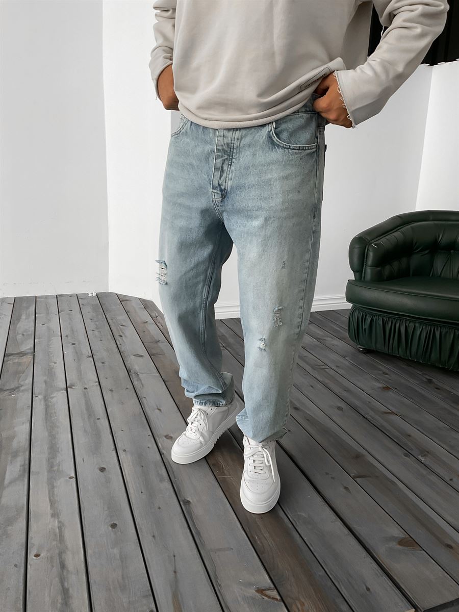 Distressed Baggy Pants
