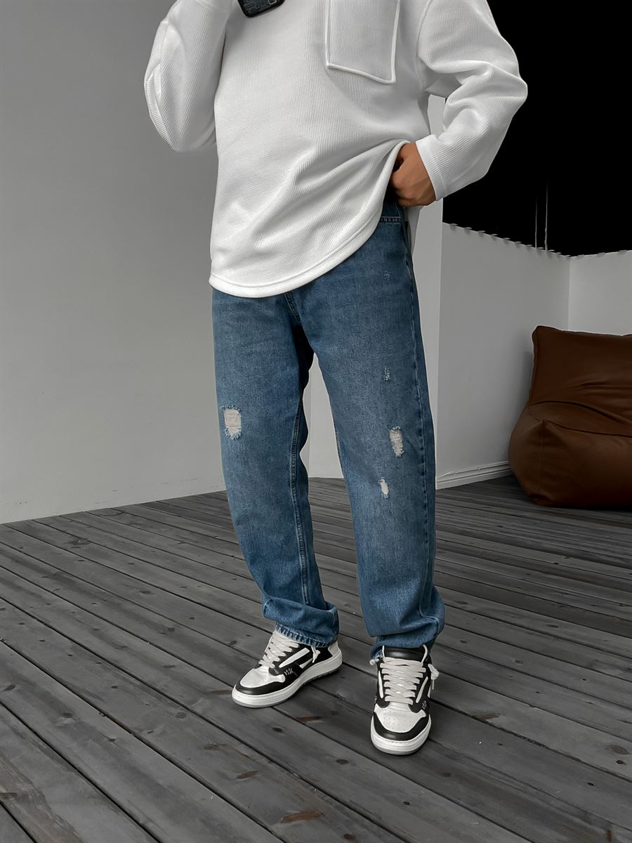 Distressed Baggy Jean