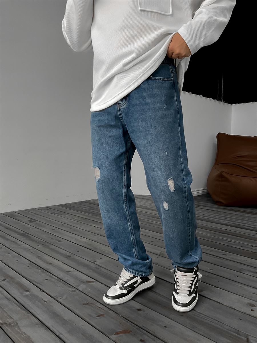 Distressed Baggy Jean