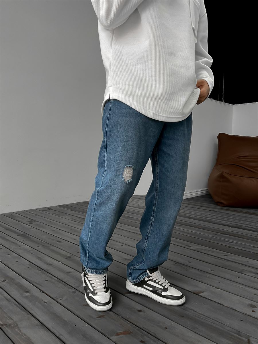 Distressed Baggy Jean