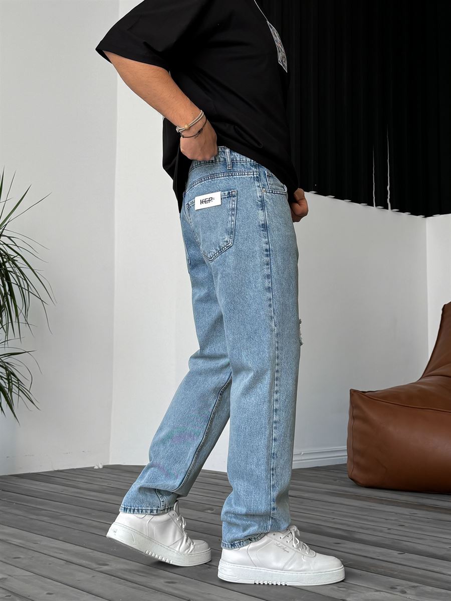 Distressed Baggy Jean