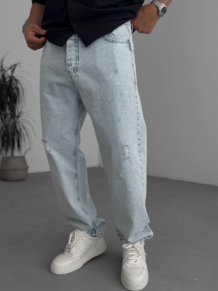 Distressed Baggy Jean