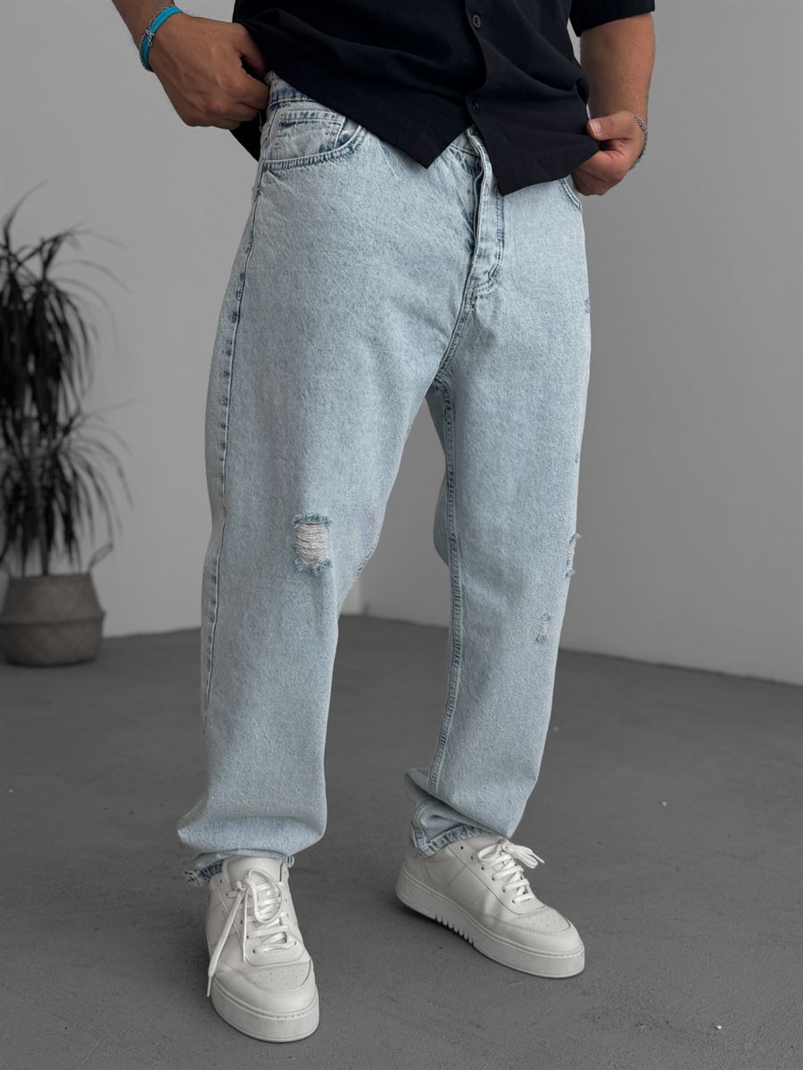 Distressed Baggy Jean