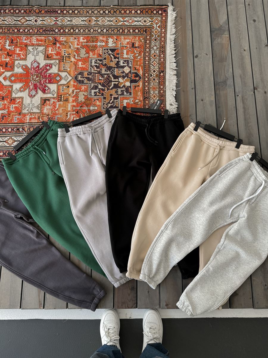 Fleece-Lined Sweatpants with Elastic Hem