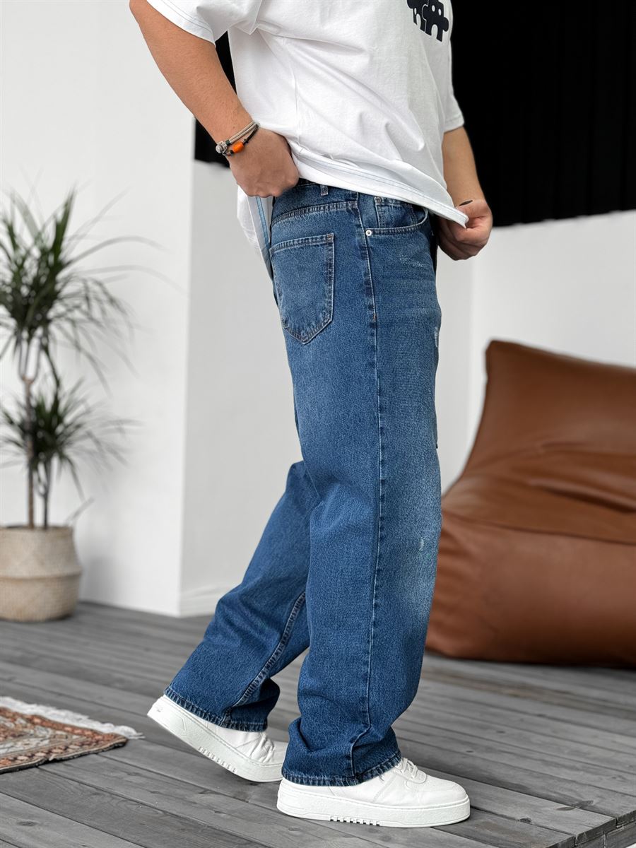 Distressed Baggy Jean