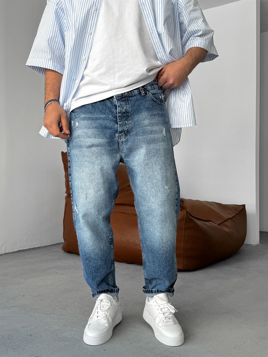 Distressed Boyfriend Jean