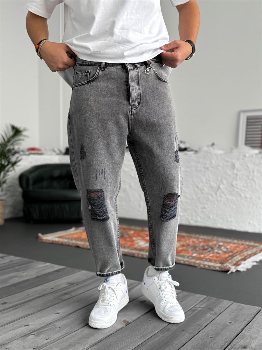 Knee Distressed Embroidered Boyfriend