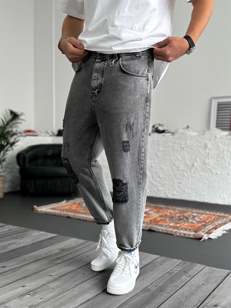 Knee Distressed Embroidered Boyfriend