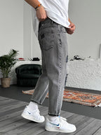 Knee Distressed Embroidered Boyfriend