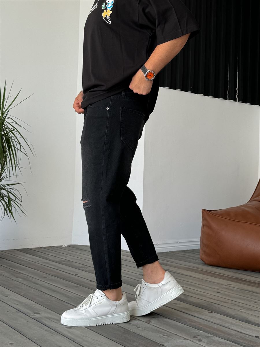 Knee Distressed Boyfriend