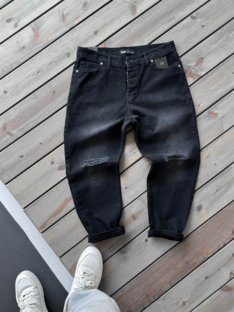 Knee Distressed Boyfriend