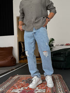 Distressed Baggy Jean