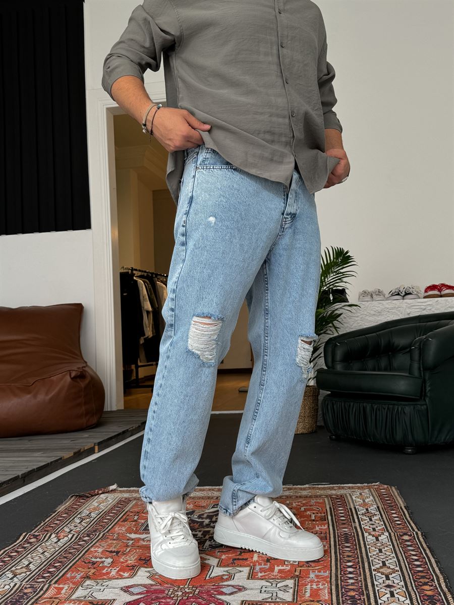 Distressed Baggy Jean