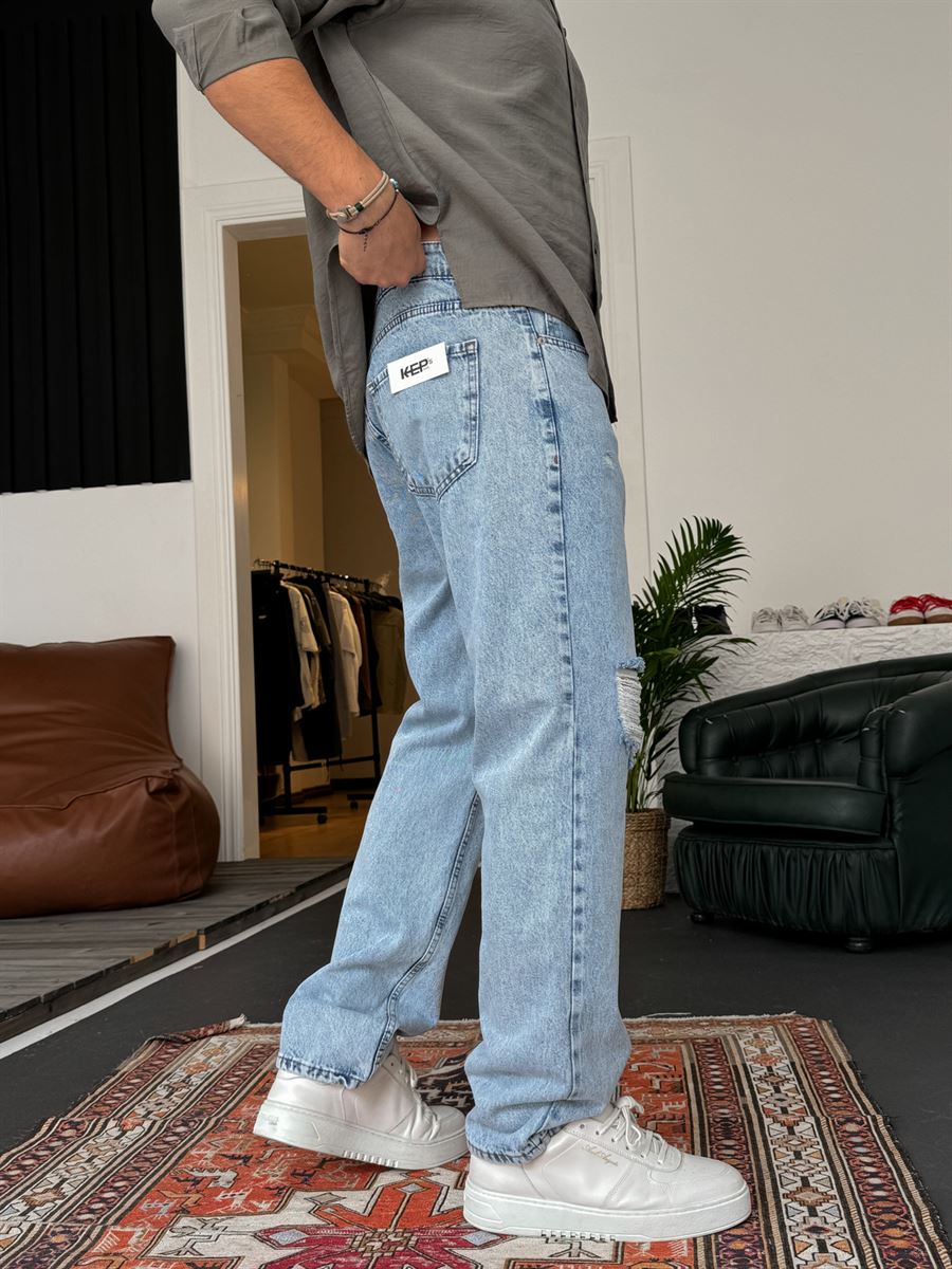 Distressed Baggy Jean